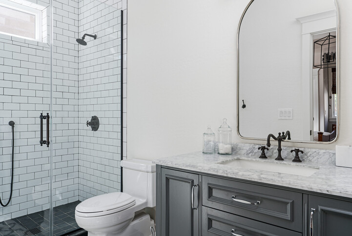 Bathroom remodeled by AZ Tub Guy
