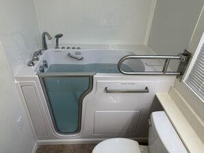 Before & After Walk -In Tub Conversion in Phoenix, AZ (5)